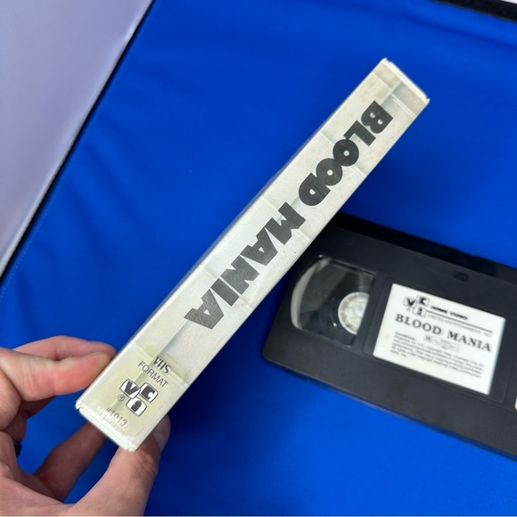 Blood Mania VHS Clamshell Vintage 70s Horror - Picture 3 of 6